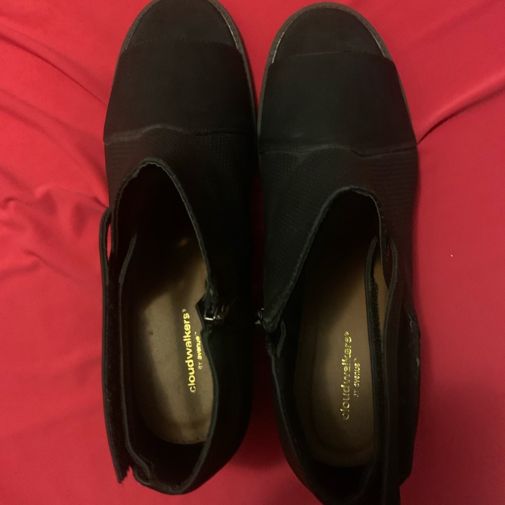 Size 12W Avenue Cloudwalkers Ankle Shoe Boots